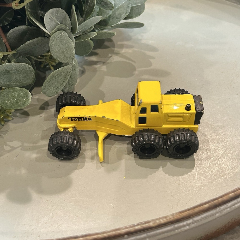 Vintage 1994 Mini Yellow Tonka Die Cast Road Grader Construction Used Toy 3.5"‎